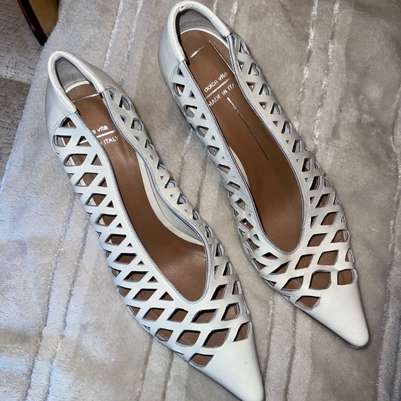 Heels - Picture 2 of 4